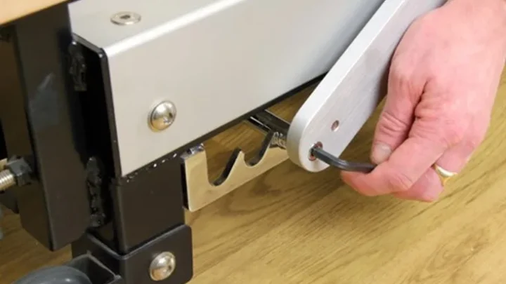 How to Safely Tighten Loose Reformer Screws