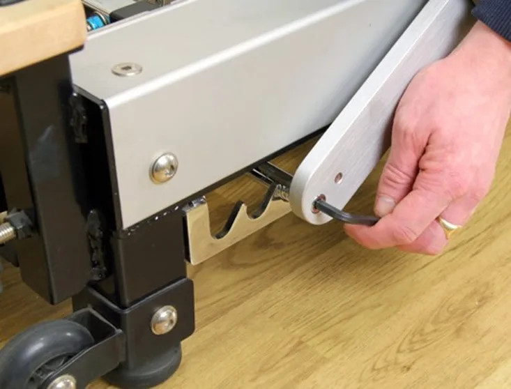 how to tighten loose reformer screws